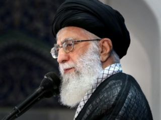 خامنه‌ای : تا «تشکیل دولت و جامعه اسلامی» فاصله زیادی وجود دارد