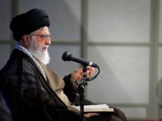 آیت‌الله خامنه‌ای: در راس دولت میانمار زنی بی‌رحم قرار دارد