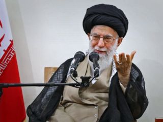 آیت‌الله خامنه‌ای: سخنان رئیس جمهوری آمریکا ناشی از عصبانیت است