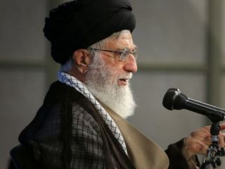 تأکید خامنه‌ای بر استفاده از حج به عنوان «منبر تبلیغی»