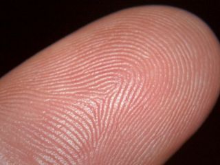 رازهای نهفته در اثر انگشت بزودی در دادگاه‌های بریتانیا مدرک جرم می‌شود