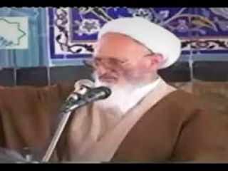 تذکر یک آخوند به زنی که در مسجد فریاد صلوات گفته بود : حق نداری در میان اینهمه نامحرم بگی صلوات