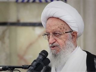 آیت الله مکارم شیرازی: ورودِ زنان به ورزشگاه دیگر نباید مطرح شود/ رهبری و مراجع مخالف هستند