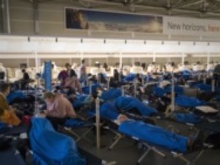 بارش برف باعث لغو صدها پرواز در کشورهای اروپایی شد