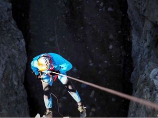 پرش نمادین از پل ورسک به مناسبت نودمین سال تاسیس راه آهن ایران.