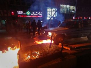 تصاویری از شعله‌های خشم در ایران.