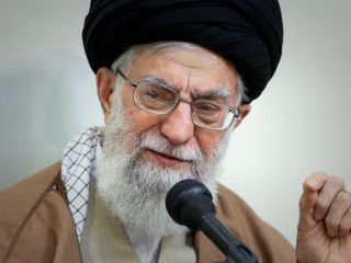 پاسخ آیت‌الله خامنه‌ای به اعتراضات: سرکوب معترضان بدون اشاره به دلایل