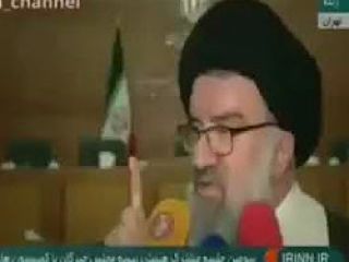 احمد خاتمی: فضای مجازی سگ هاره، اگه رها بشه، دوباره گاز میگیره!