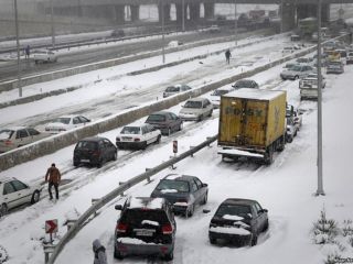 اختلال در دو بزرگراه منتهی به تهران و هشدار در مورد کاهش محسوس دما