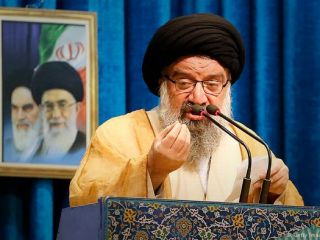 احمد خاتمی: هر کاری که از دستمان بیاید علیه آمریکا می‌کنیم.