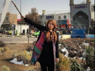 گسترش دامنه اعتراضات زنان به حجاب اجباری به شیوه 