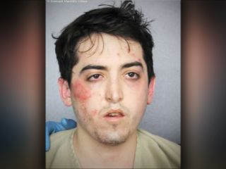 سارق برهنه بانکی در فلوریدا به خاطر عدم صلاحیت عقلانی گناهکار شناخته نشد