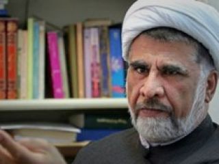 بنا کردن امامزاده در مکان آثار باستانی توهین به مقدسات است