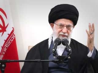 آیت‌الله خامنه‌ای: بارها گفته‌ام ضدانقلاب از اول چشمش به کارگرها بود