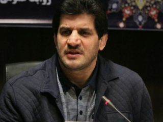 رسول خادم: اگر قرار به باختن است باید با هم ببازیم /قهرمانان ملی را سپر بلای خود نکنید