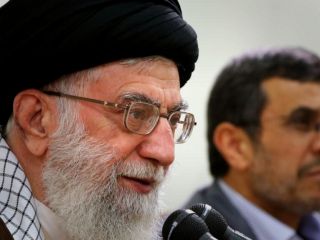 انتشار دو نامه احمدی‌نژاد به خامنه‌ای: ۴۰ سال است هیچ نوع آزادی نداریم