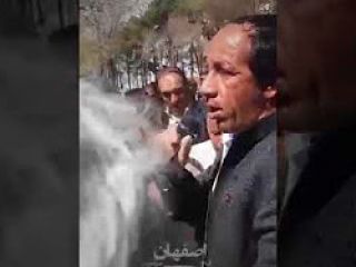 تجمع کشاورزان خشمگین اصفهانی مقابل سازمان آب: یا ما را بکشید یا به دادمان برسید