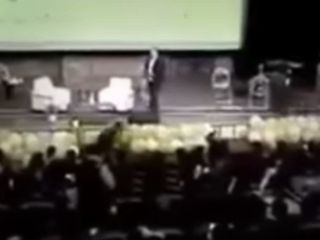 وقتی میخوای به هر شکلی مردم رو بخندونی