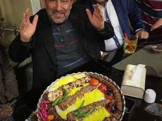 شام و ناهار فقیرانه مداحانی که از قضا در مجالس خامنه ای مداحی میکنند