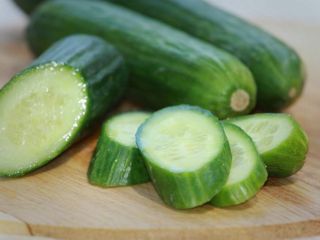 خیار: از کاهش فشارخون تا محافظت از مو و ناخن