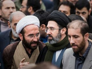 محمود احمدی‎نژاد نمی‎خواهد نردبان جانشینی مجتبی خامنه‌‏ای باشد!