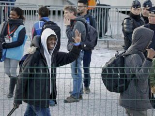 مجلس شورای فرانسه لایحه سخت‌تر کردن قوانین پناهندگی را تصویب کرد