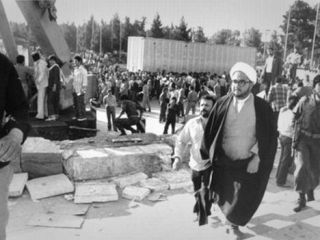 مقبره رضا شاه چگونه به دستور صادق خلخالی تخریب شد؟