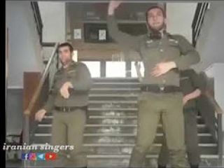 رقص هماهنگ و باحال ۳ تا سرباز باحال نیروی انتظامی با آهنگ 