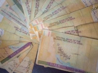 کاربران ایرانی توییتر جنبش اسکناس نویسی راه انداختند