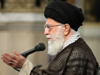 رهبر ایران: کسی که باید از منطقه خارج شود، آمریکاست و نه جمهوری اسلامی