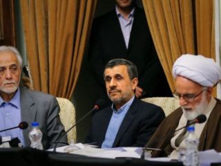 اخبار ضد و نقیض درباره تعلیق عضویت احمدی نژاد در مجمع تشخیص مصلحت نظام