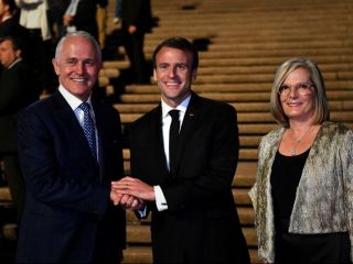 تپق ماکرون در استرالیا؛ از «همسر خوشمزه» شما سپاسگزارم