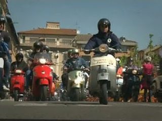 موتورسیکلت وسپا پنجاه ساله شد + ویدیو