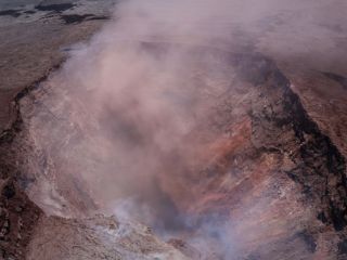 گدازه‌های آتشفشانی در هاوایی به مناطق مسکونی سرریز کرد