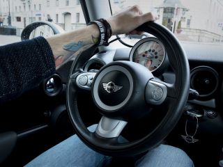 این باورهای نادرست در مورد چپ دست ها را فراموش کنید - تصویری