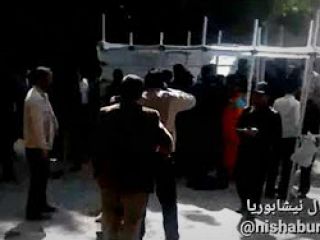 اقدام به خودسوزی یک نفر در جلو ورودی استادیوم محل سخنرانی روحانی در نیشابور که ناکام ماند