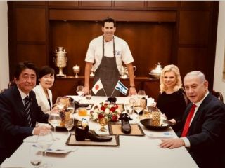 جنجال‌‌سازی لنگه کفشی که نتانیاهو سر سفره نخست وزیر ژاپن گذاشت