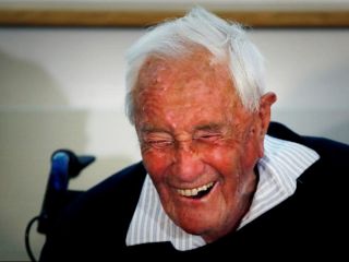 پیرترین دانشمند استرالیا در سوئیس به زندگی خود پایان داد