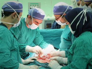 گزارشی تکان‌دهنده از تبانی در اتاق‌ عمل!