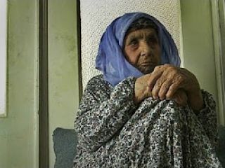 مادربزرگ ۱۱۱ ساله اهل کوبانی؛ پیرترین پناهجو در یونان