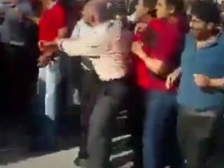 کازرونی‌ها با شعار «برادر اسیرم آزاد باید گردد» به تظاهرات خود ادامه دادند