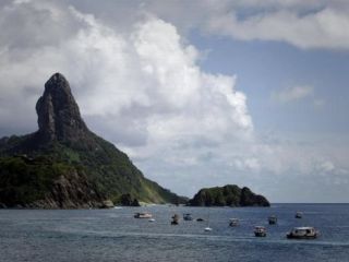 تولد نوزاد در جزیره‌ای که زایمان در آن ممنوع است