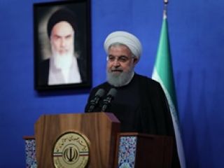 روحانی:مردها در ورزشگاه حرف نازیبا بزنند زن‌ها باید تاوان دهند؟