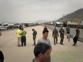 اعتصاب سراسری کامیون‌داران وارد سومین روز شد؛ واکنش سرد به پیشنهاد افزایش قیمت دولت