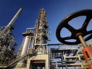 رویترز: روسیه و عربستان زیر فشار آمریکا تولید نفت خود را افزایش می دهند