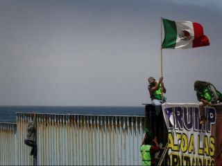 پاسخ مکزیک به ترامپ: هرگز هزینه ساخت دیوار را نمی پردازیم