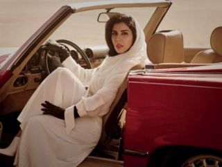 انتقاد از مجله ووگ به خاطر روی جلد شاهزاده سعودی پشت فرمان ماشین