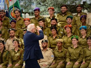 سربازان اسرائیلی چرا «سلطان قلبها» می‌خوانند؟