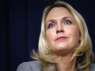 برکناری کارمند ترامپ که سناتور بیمار را مسخره کرده بود