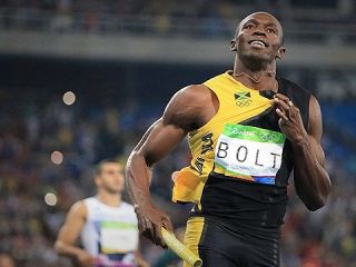 سریعترین مرد جهان فوتبالیست شد